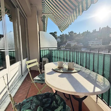 Riviera Urban Terrace - Beach, Terrace & Centre Appartamento Roccabruna