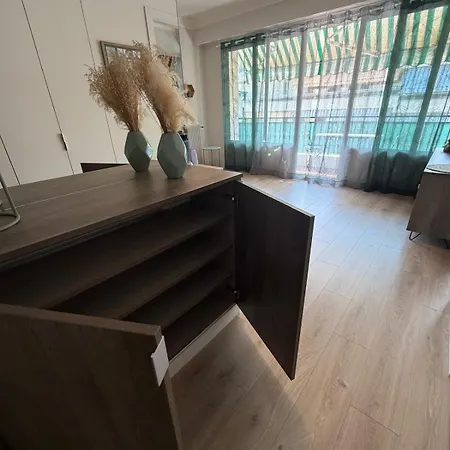 Riviera Urban Terrace - Beach, Terrace & Centre Appartamento